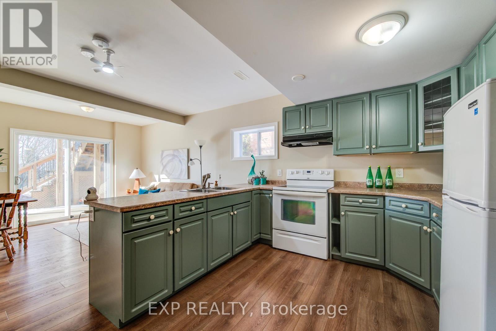 36 Washburn Drive, Guelph, ON - Indoor Photo Showing Kitchen With Double Sink