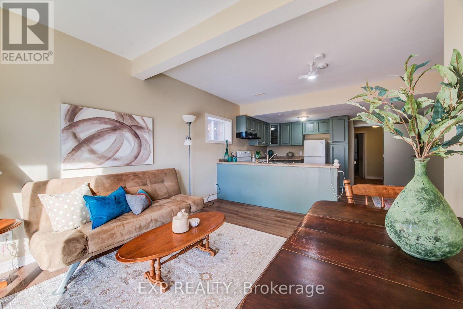 36 Washburn Drive, Guelph, ON - Indoor Photo Showing Living Room