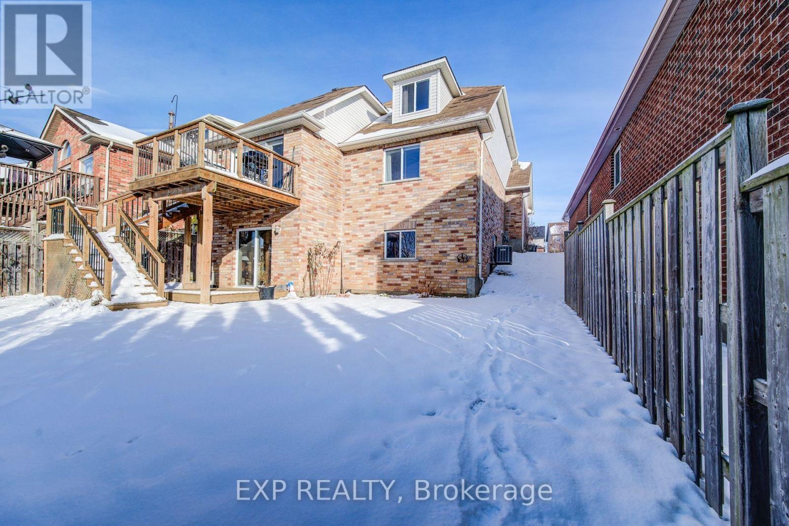 36 Washburn Drive, Guelph, ON - Outdoor