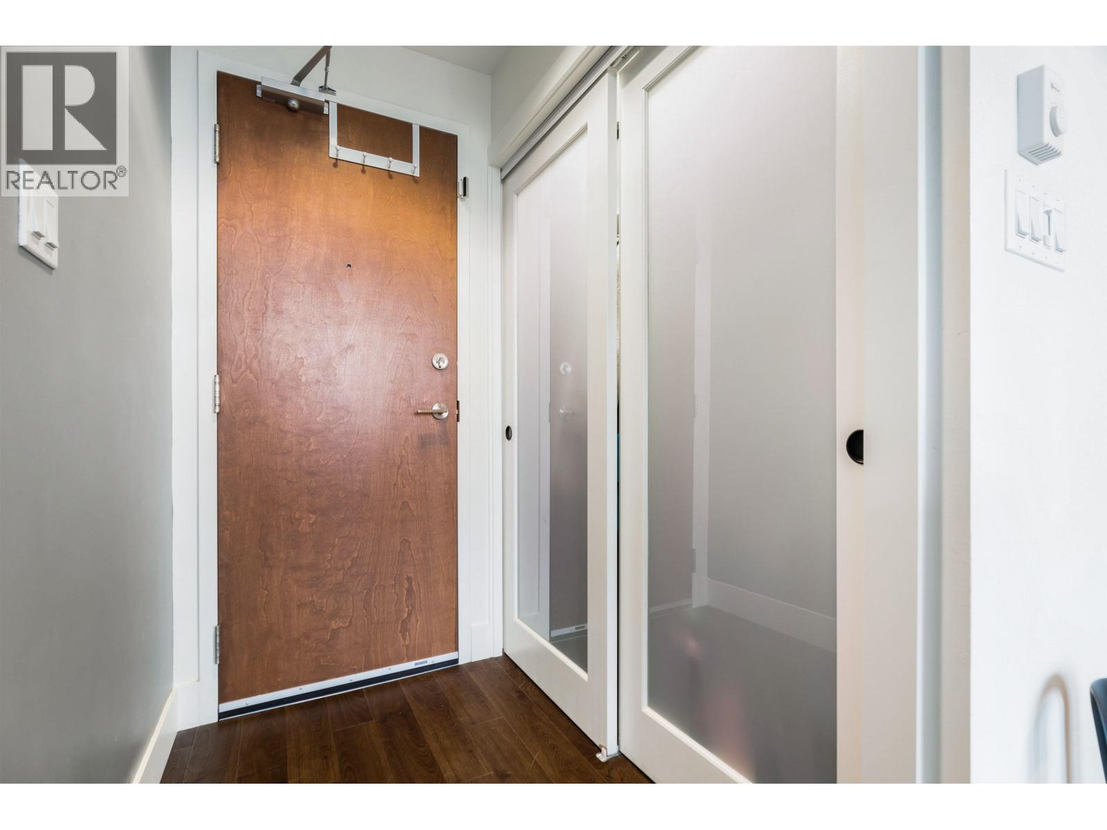 404 2250 Commercial Drive, Vancouver, BC - Indoor Photo Showing Other Room