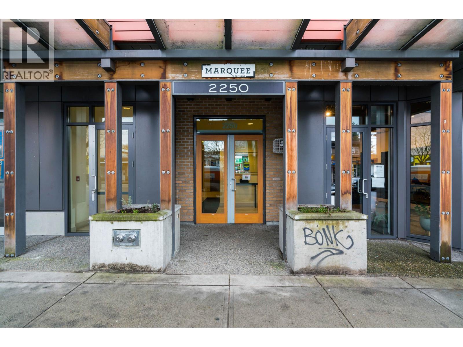 404 2250 Commercial Drive, Vancouver, BC - Outdoor