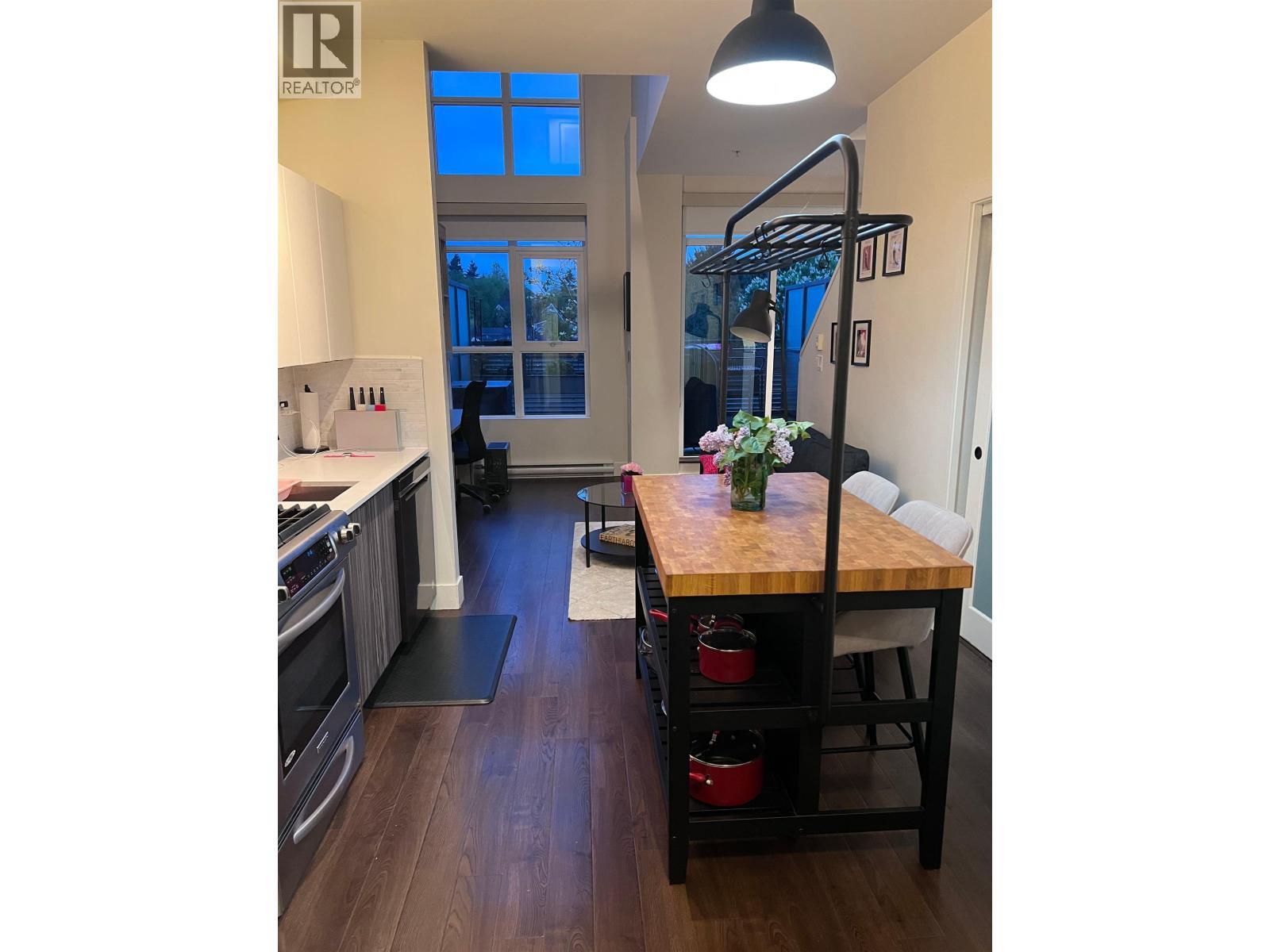 404 2250 Commercial Drive, Vancouver, BC - Indoor