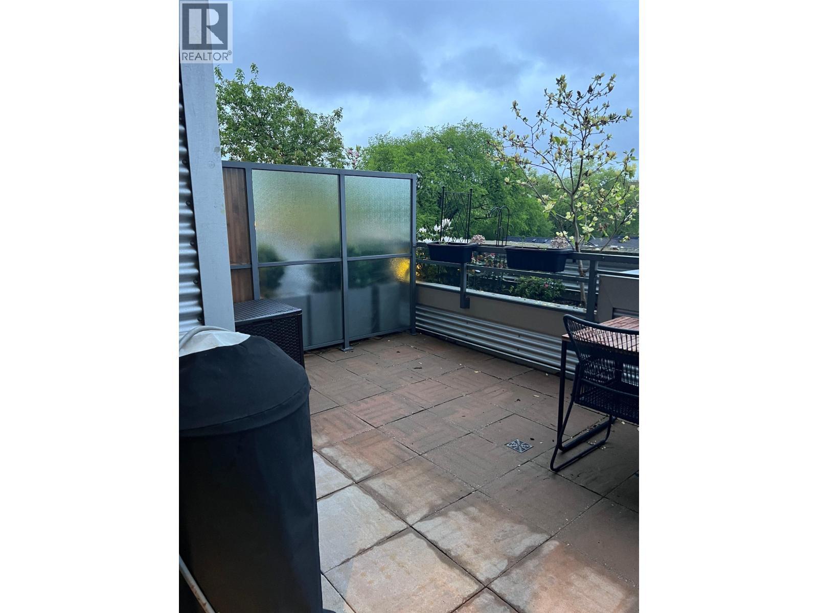 404 2250 Commercial Drive, Vancouver, BC -