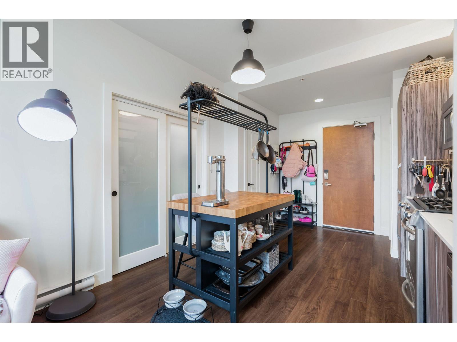 404 2250 Commercial Drive, Vancouver, BC - Indoor
