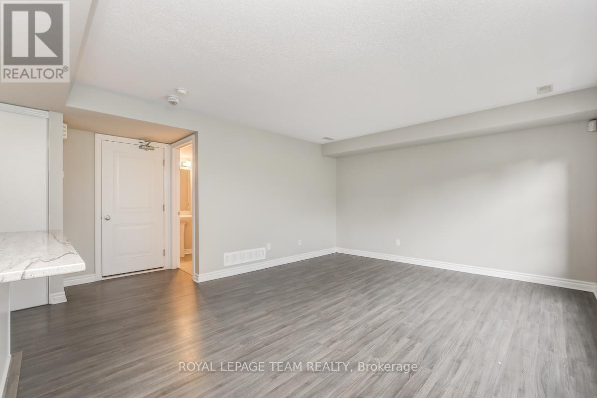 408 Silverstone Way, Ottawa, ON - Indoor Photo Showing Other Room