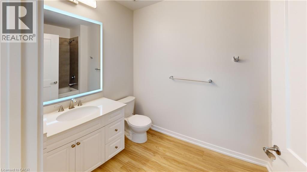 251 Northfield Drive E Unit# 410, Waterloo, ON - Indoor Photo Showing Bathroom