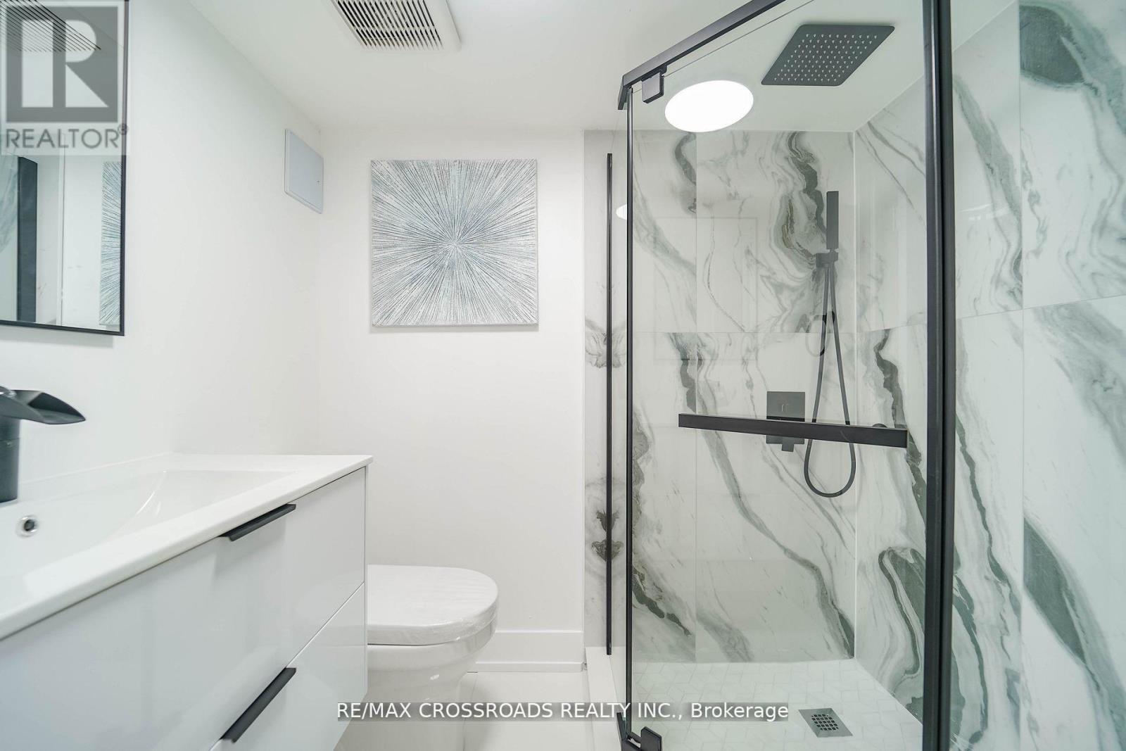 3rd bathroom - 7118 Yonge Street, Innisfil, ON - Indoor Photo Showing Bathroom