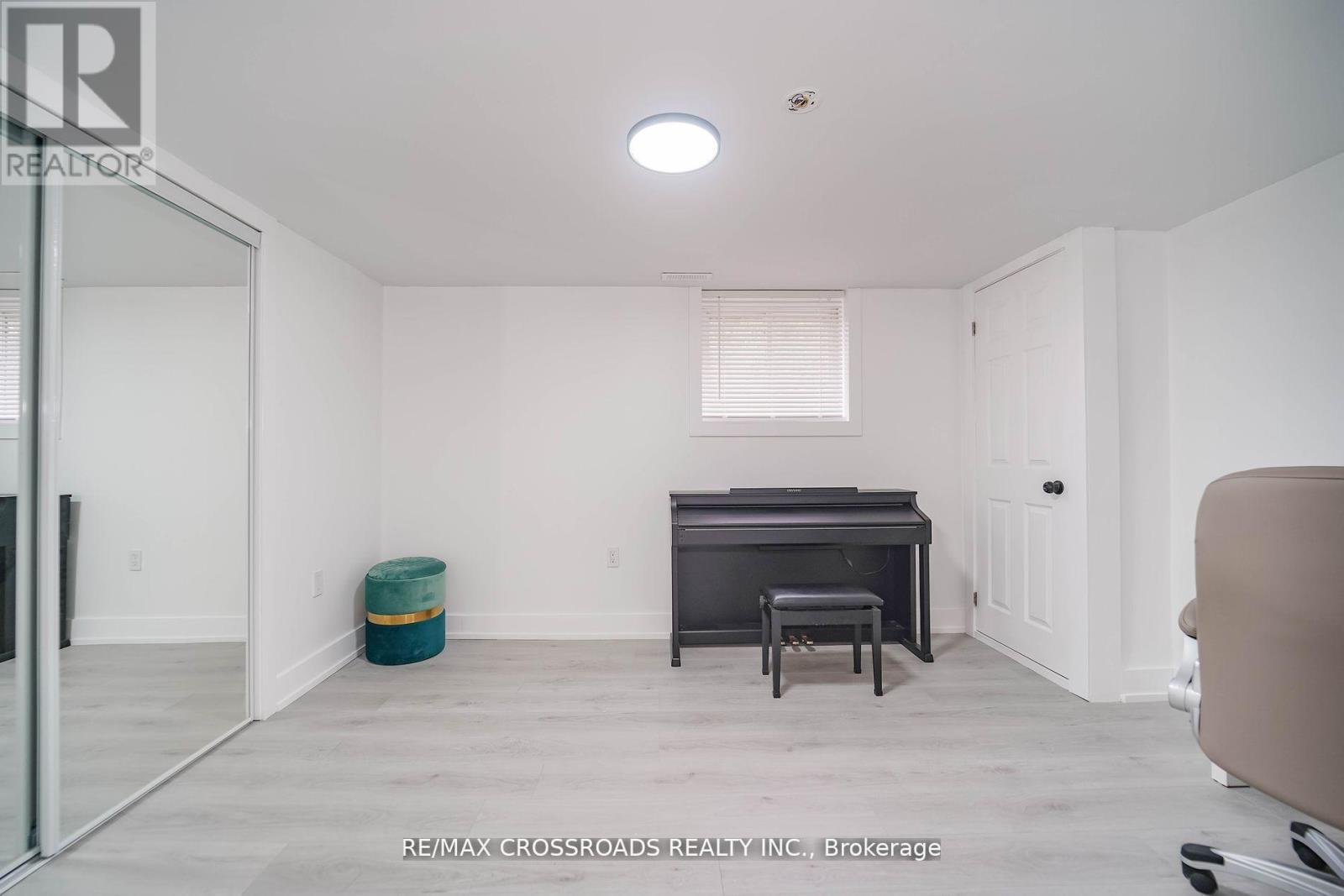 4th bedroom - 7118 Yonge Street, Innisfil, ON - Photo Showing Other Room