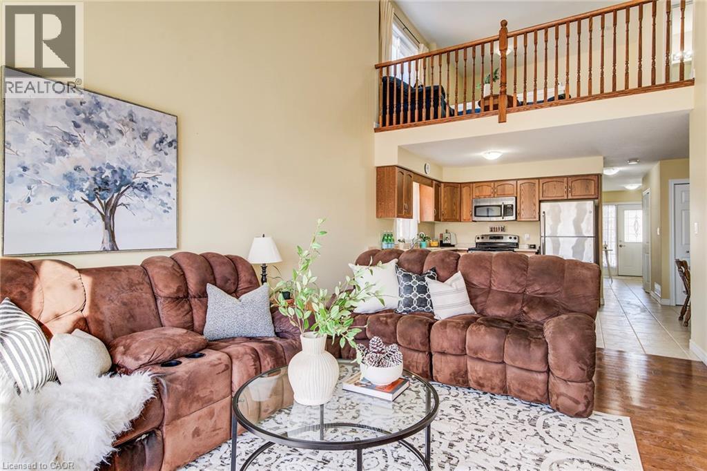 36 Washburn Drive, Guelph, ON - Indoor Photo Showing Living Room