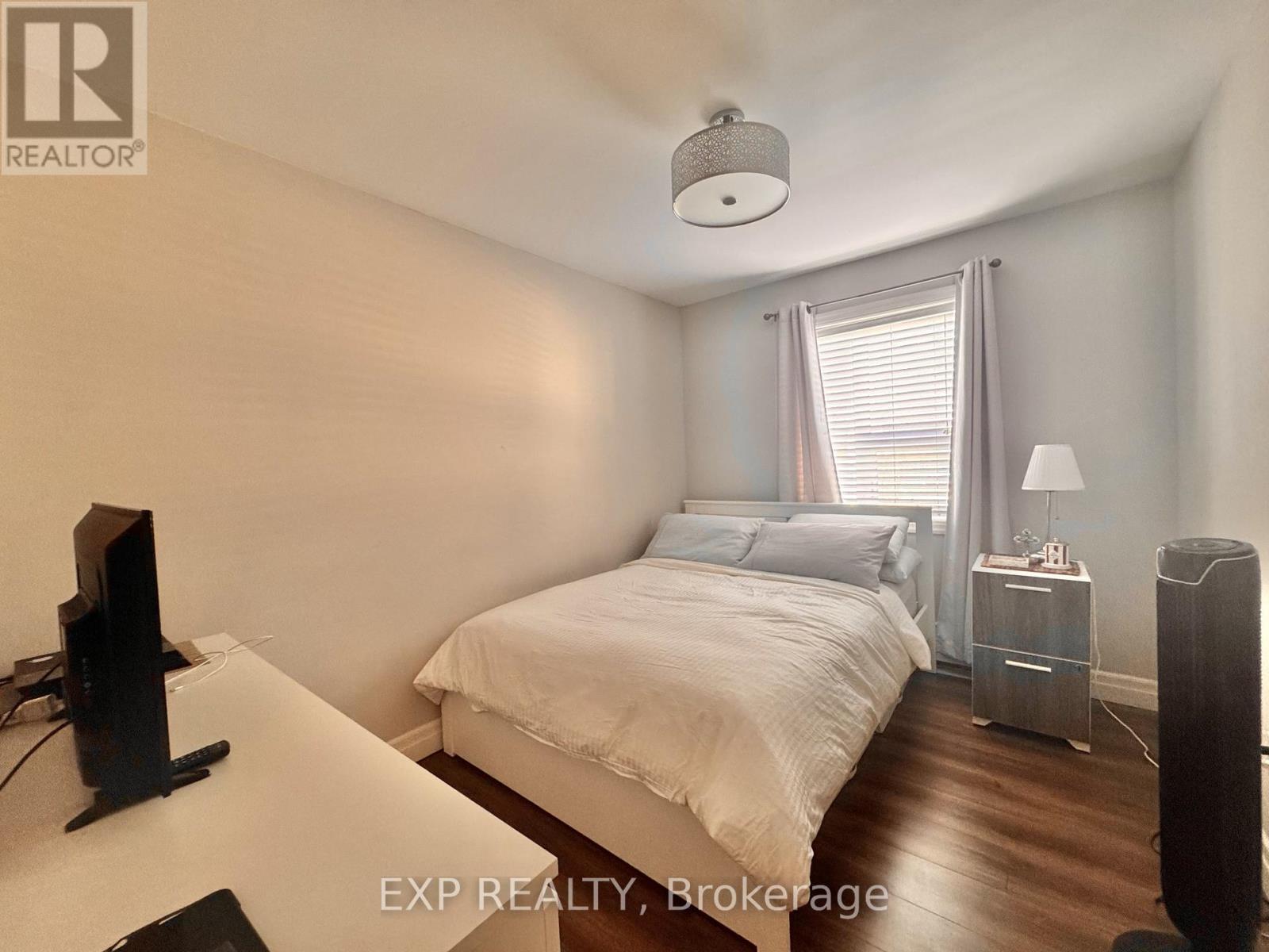 204 - 5 Paisley Boulevard E, Mississauga, ON