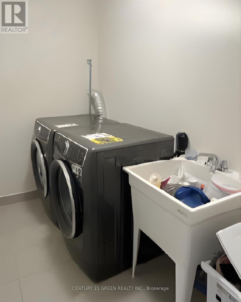 3943 Koenig Road, Burlington, ON