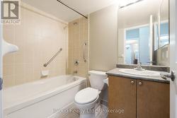 Ensuite bath -