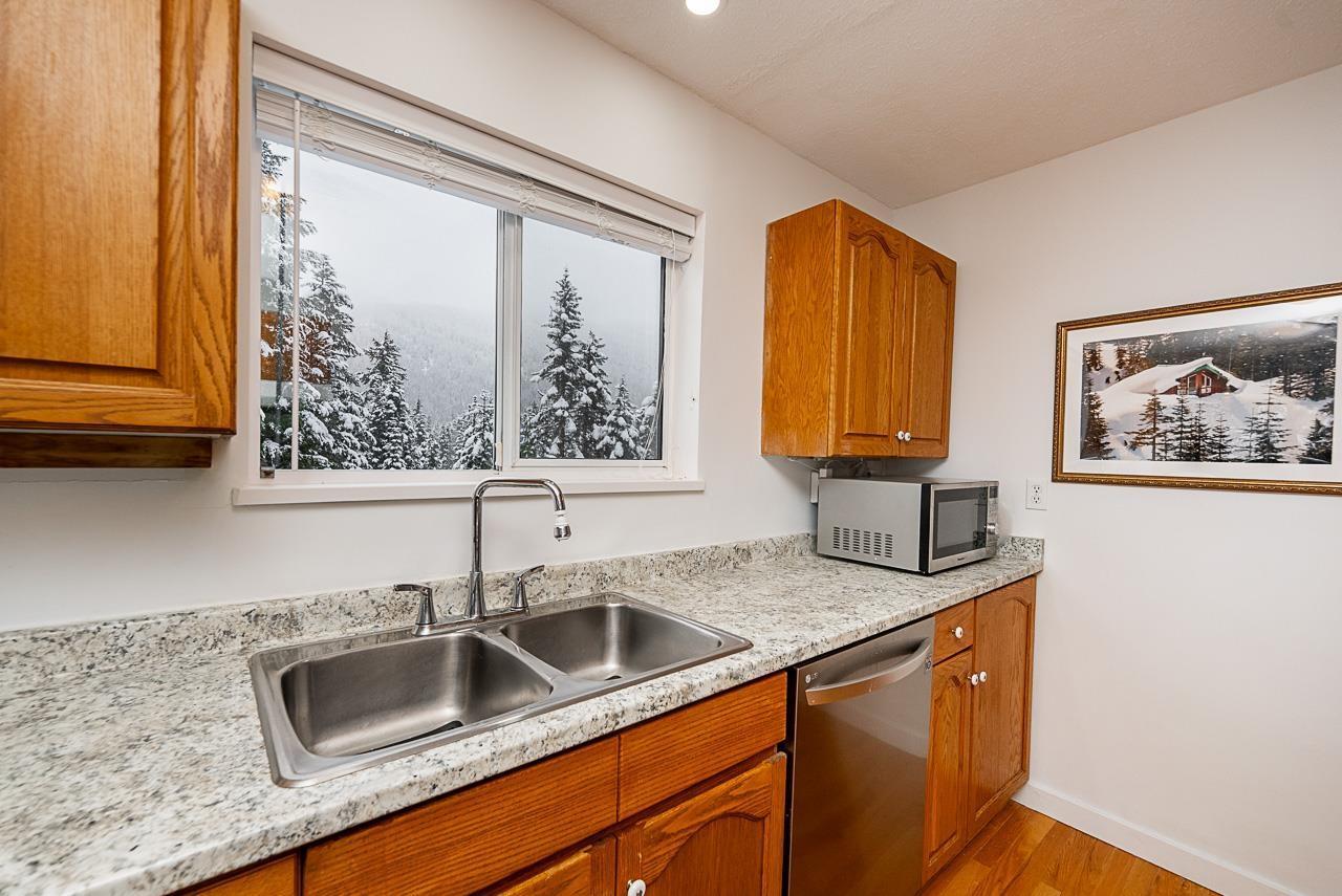 20806 Sakwi Creek Road, Mission, BC - Indoor Photo Showing Kitchen With Double Sink