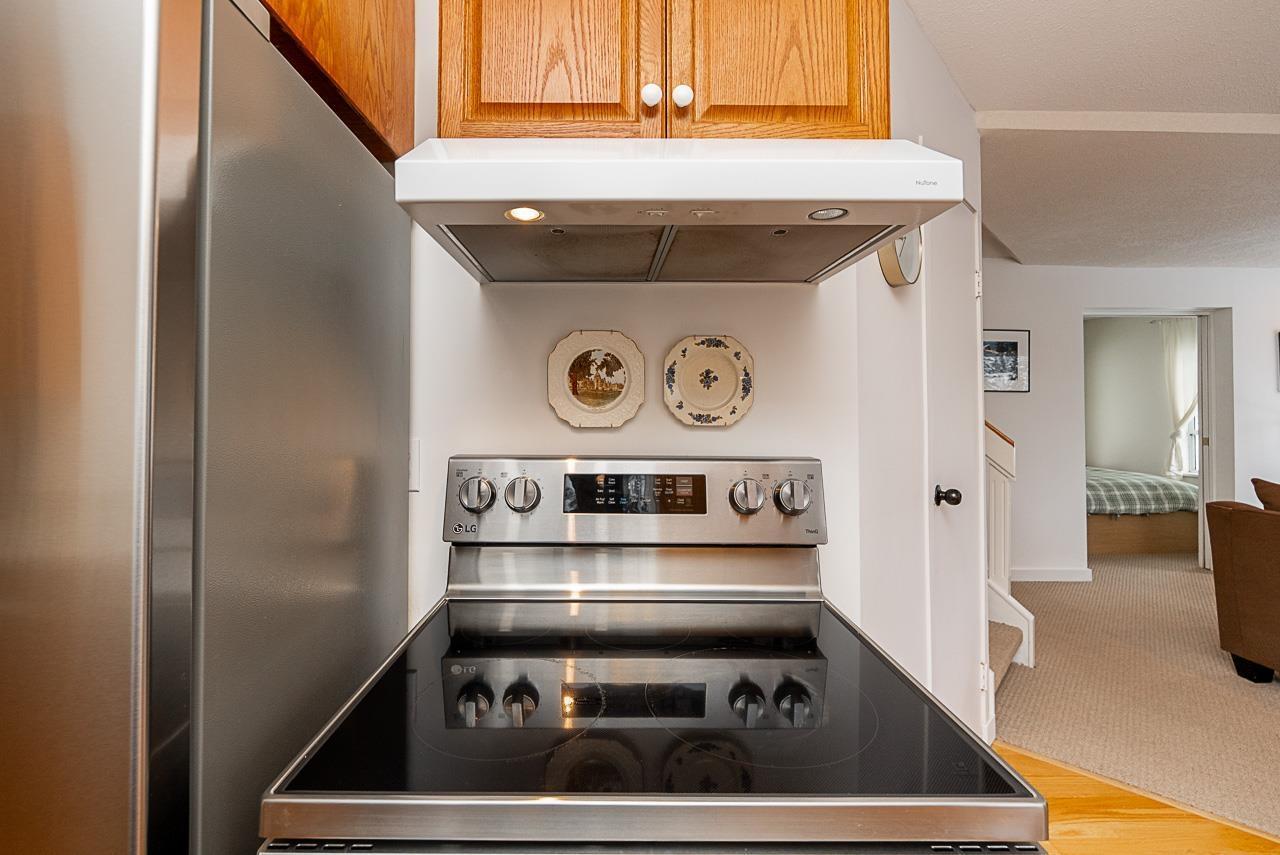 20806 Sakwi Creek Road, Mission, BC - Indoor Photo Showing Kitchen