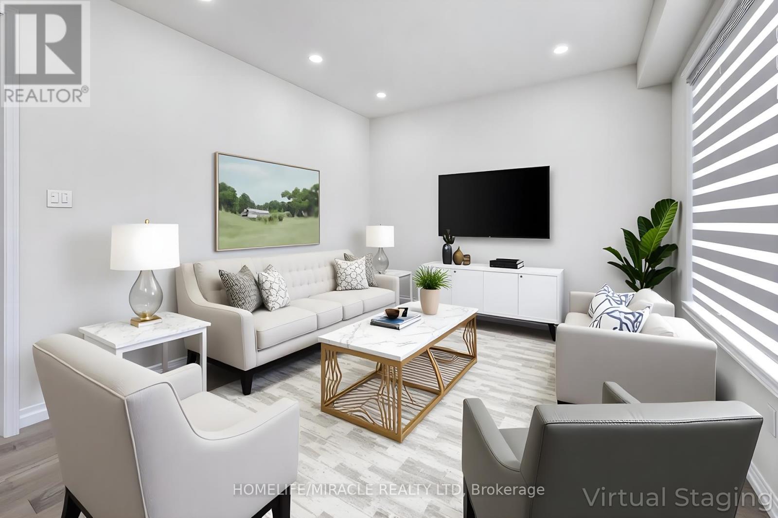 63 Magdalena Street, Hamilton, ON - Indoor Photo Showing Living Room