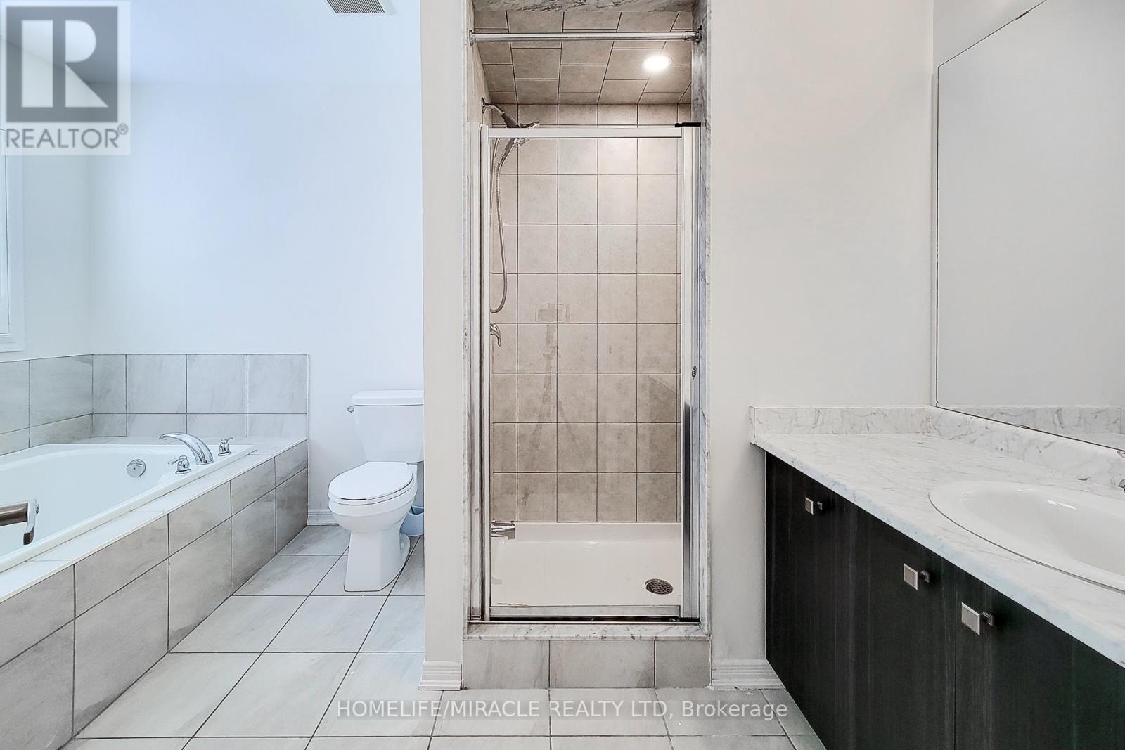 63 Magdalena Street, Hamilton, ON - Indoor Photo Showing Bathroom