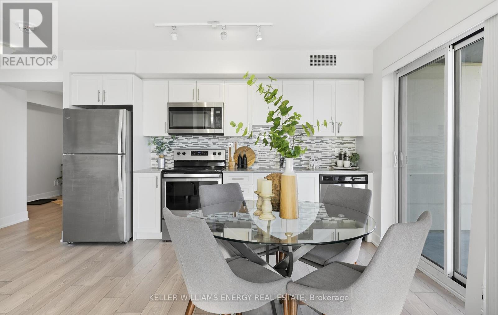 504 - 1255 Bayly Street, Pickering (Bay Ridges), ON