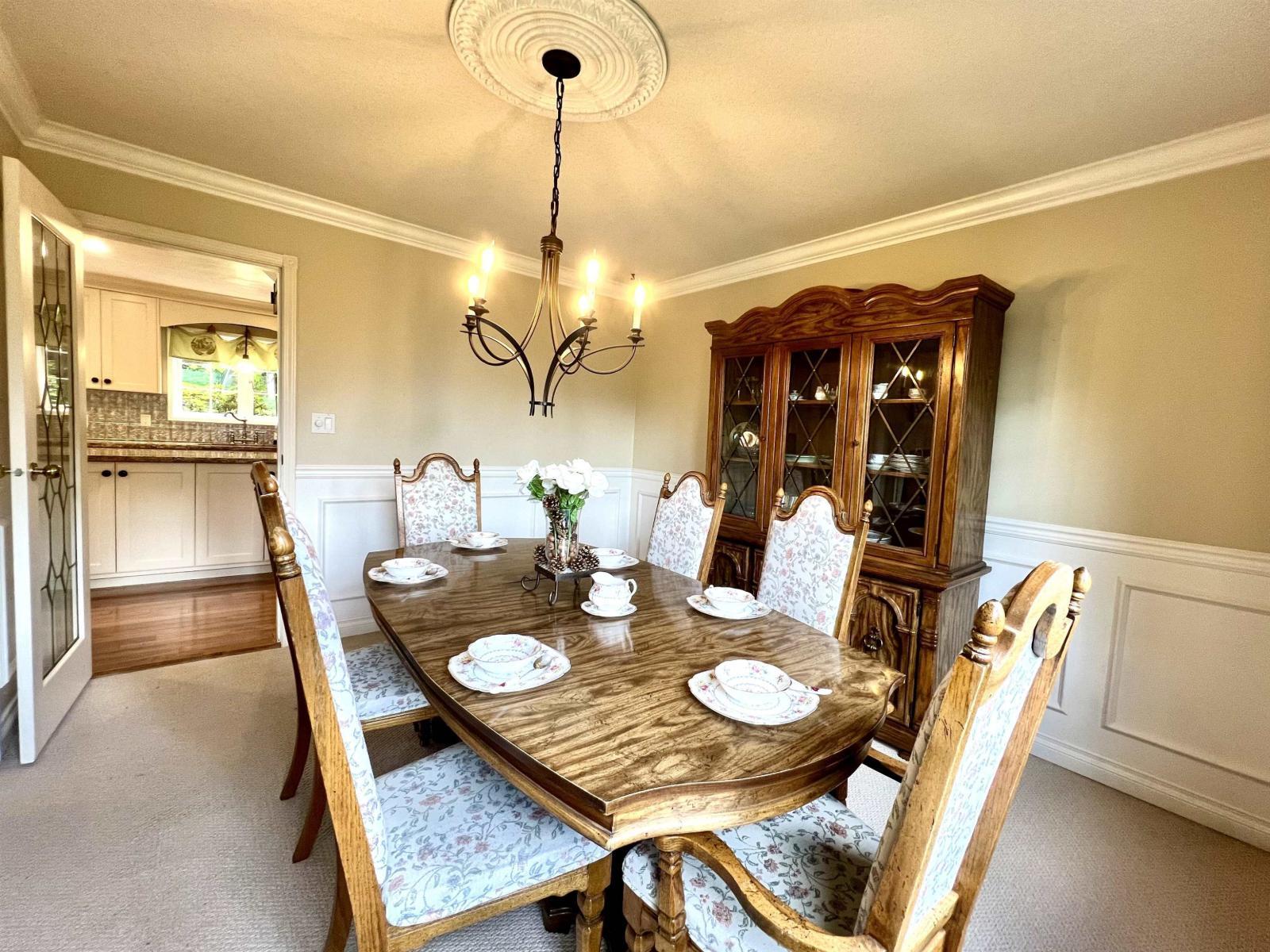 17302 29 Avenue, Surrey, BC - Indoor Photo Showing Dining Room