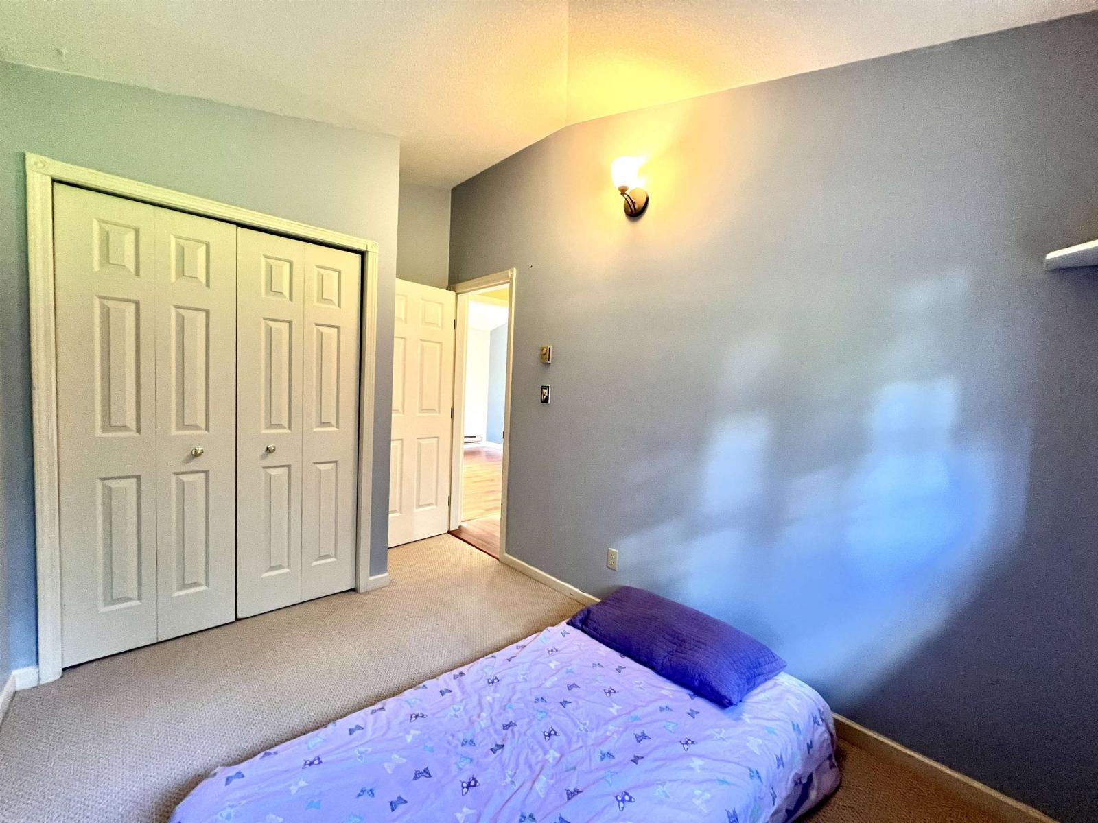 17302 29 Avenue, Surrey, BC - Indoor Photo Showing Bedroom