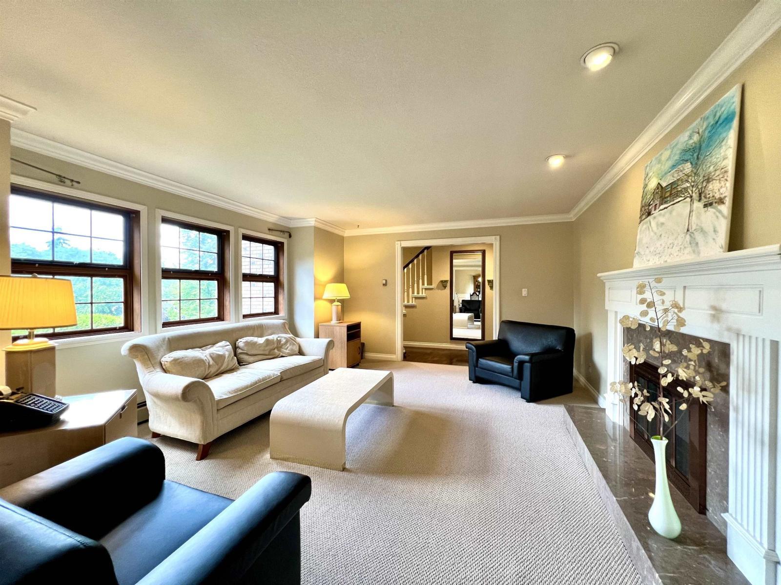 17302 29 Avenue, Surrey, BC - Indoor With Fireplace