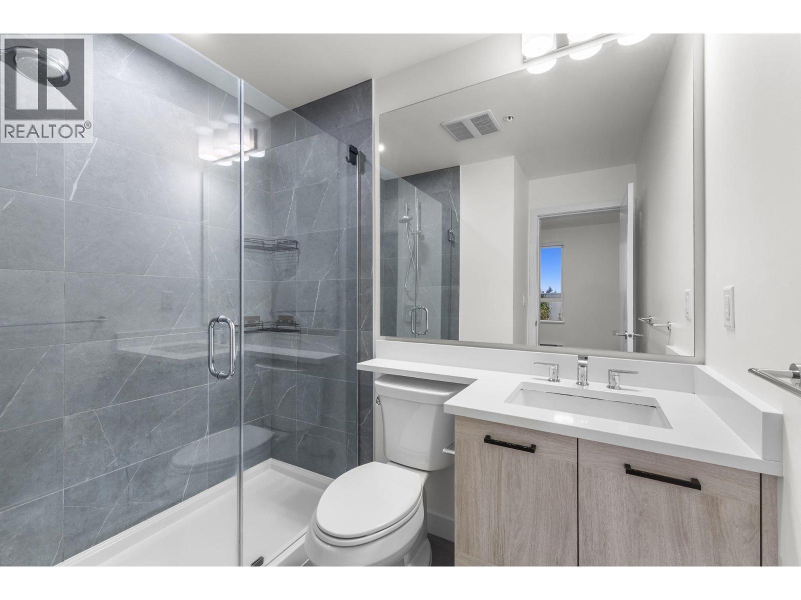 510 7579 16Th Street, Burnaby, BC - Indoor Photo Showing Bathroom