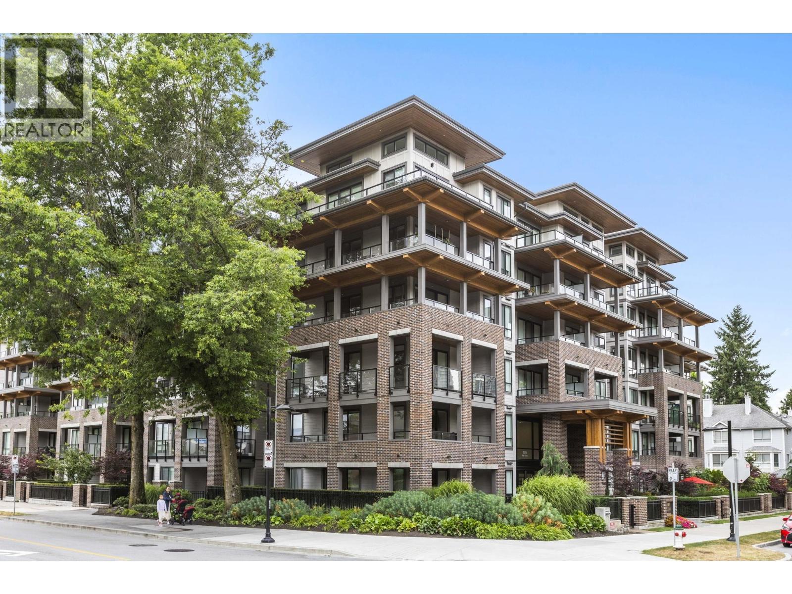 510 7579 16Th Street, Burnaby, BC - Outdoor With Facade