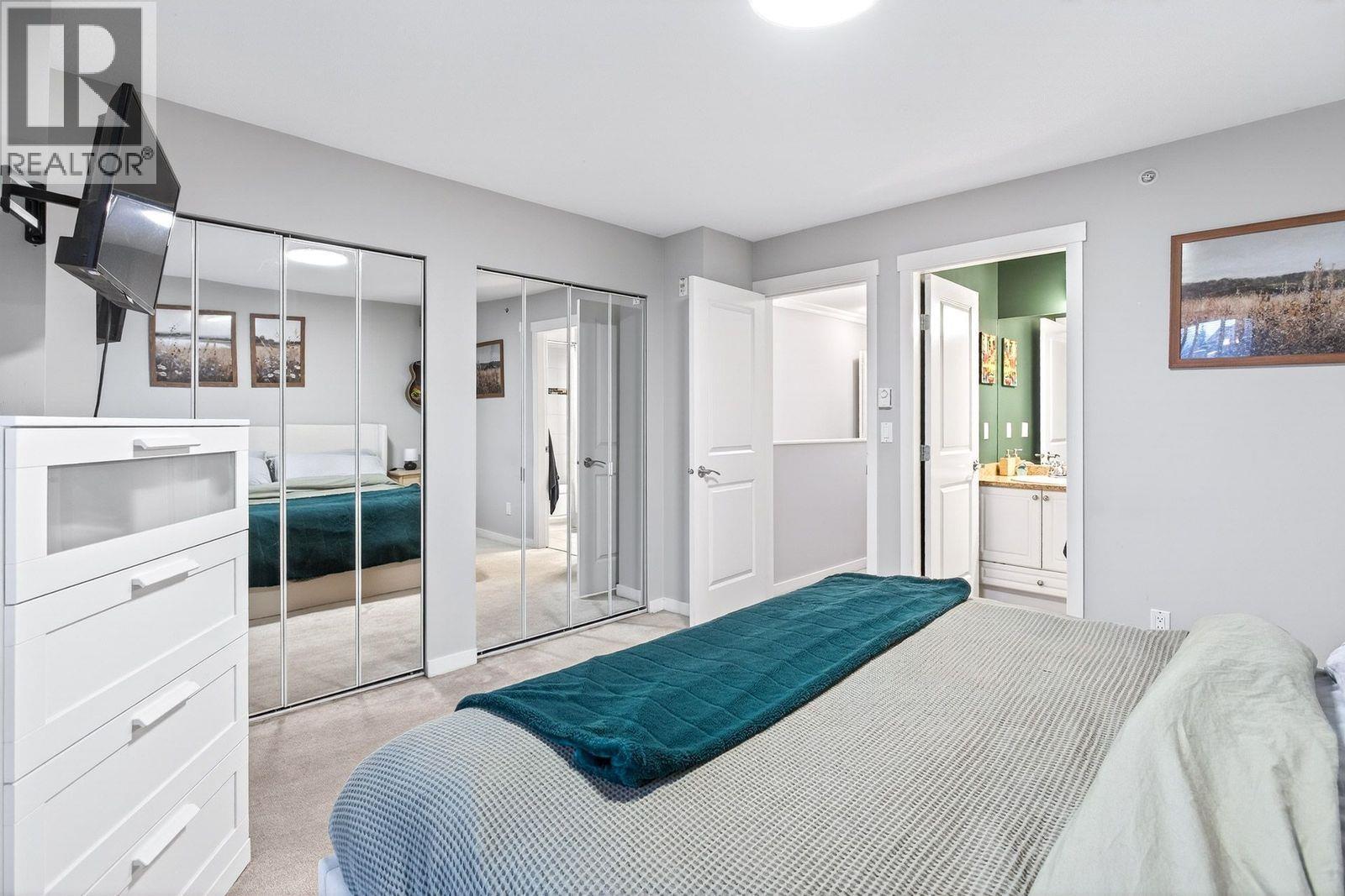 611 1661 Fraser Avenue, Port Coquitlam, BC - Indoor Photo Showing Bedroom