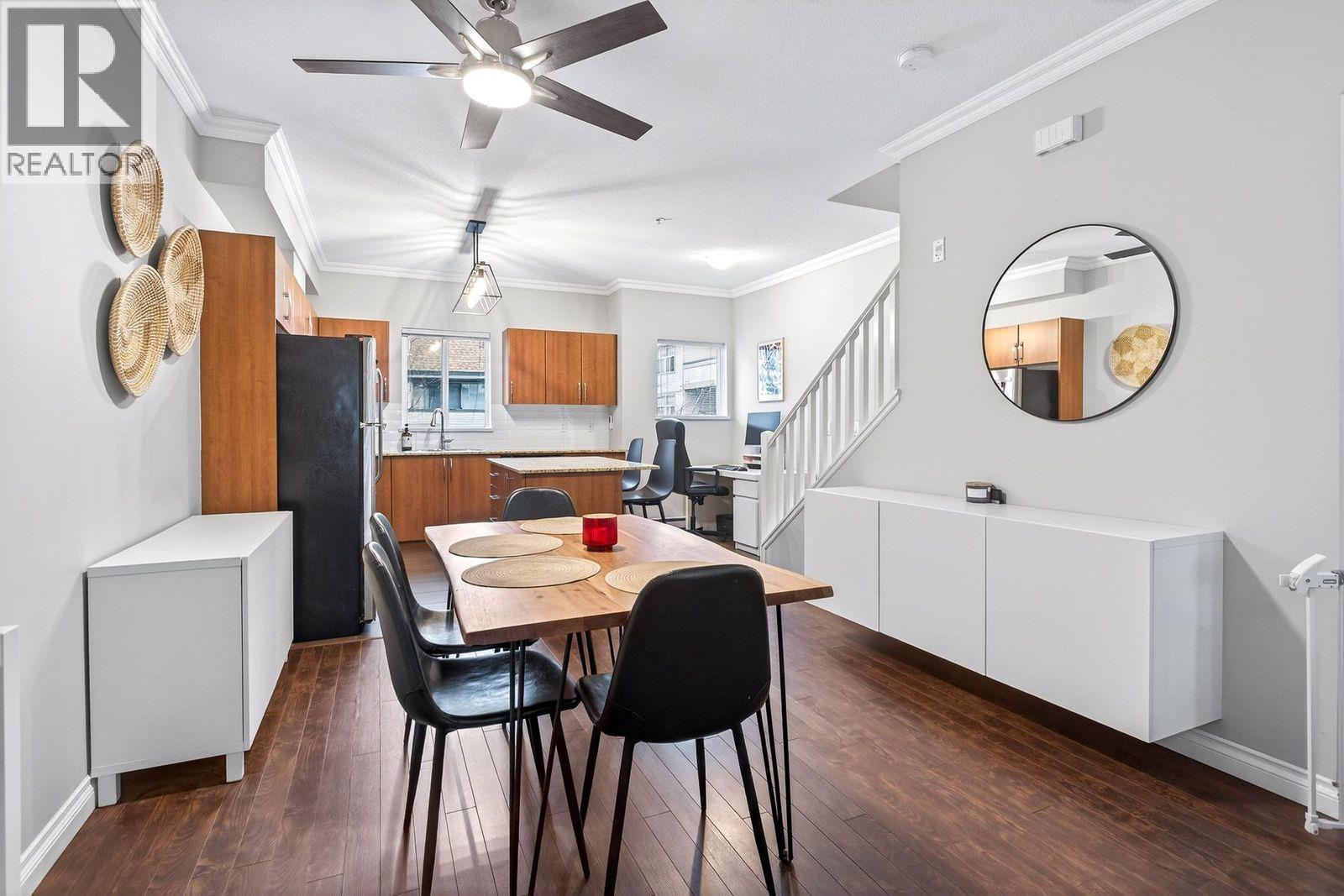 611 1661 Fraser Avenue, Port Coquitlam, BC - Indoor Photo Showing Dining Room