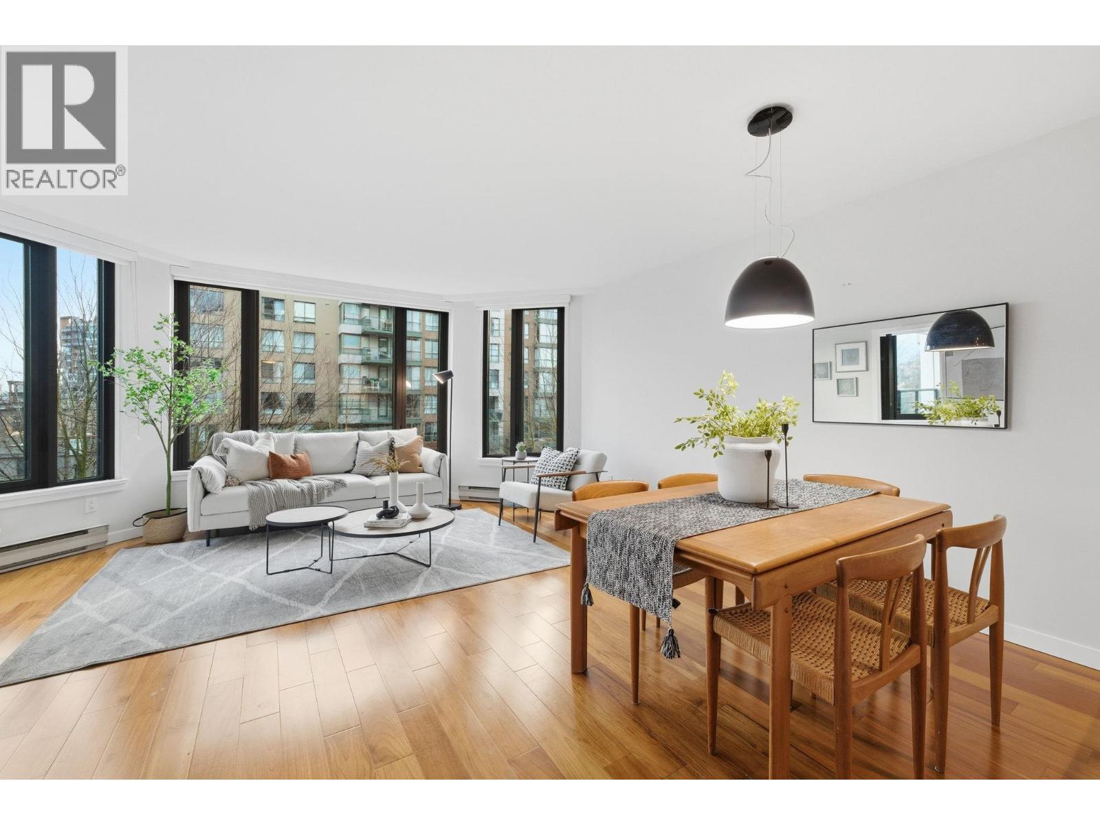 408 2201 Pine Street, Vancouver, BC - Indoor Photo Showing Living Room