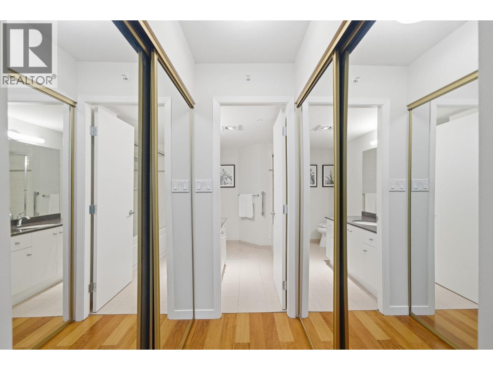 408 2201 Pine Street, Vancouver, BC - Indoor