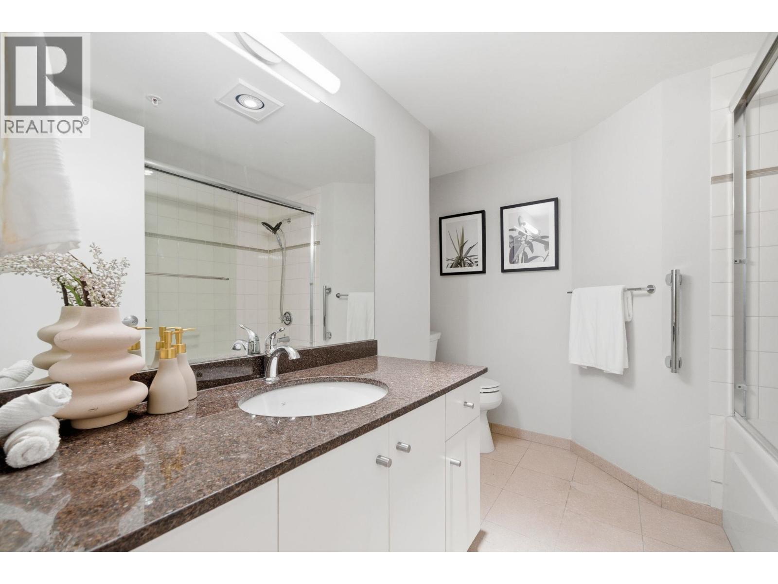 408 2201 Pine Street, Vancouver, BC - Indoor Photo Showing Bathroom