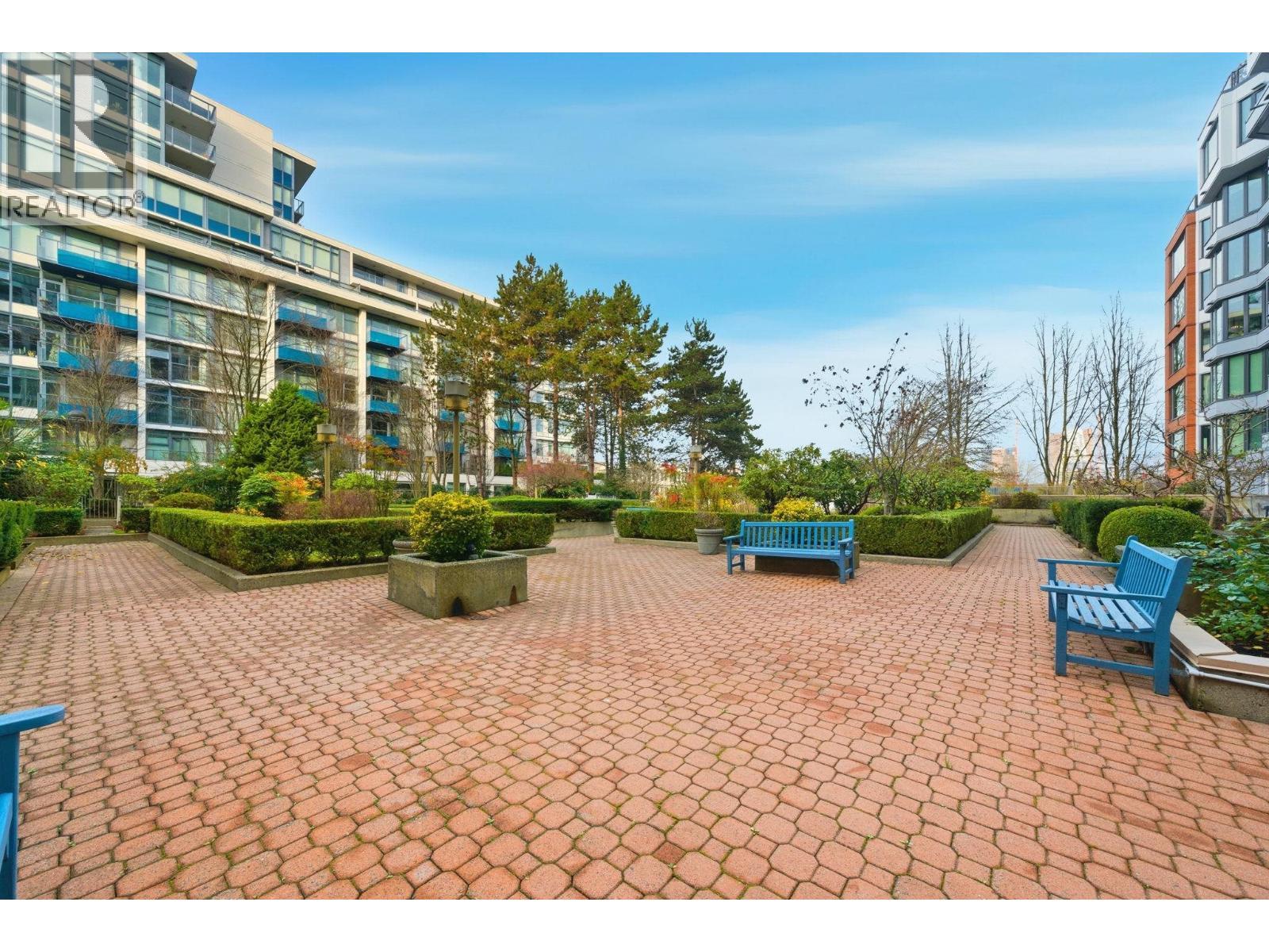 408 2201 Pine Street, Vancouver, BC - Outdoor