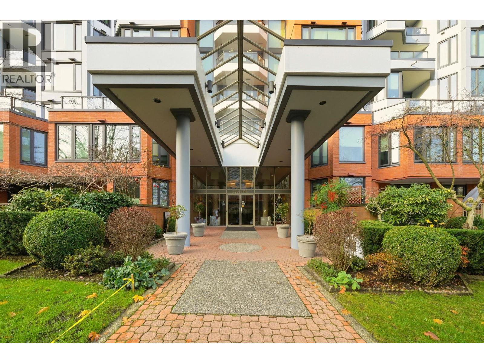 408 2201 Pine Street, Vancouver, BC - Outdoor
