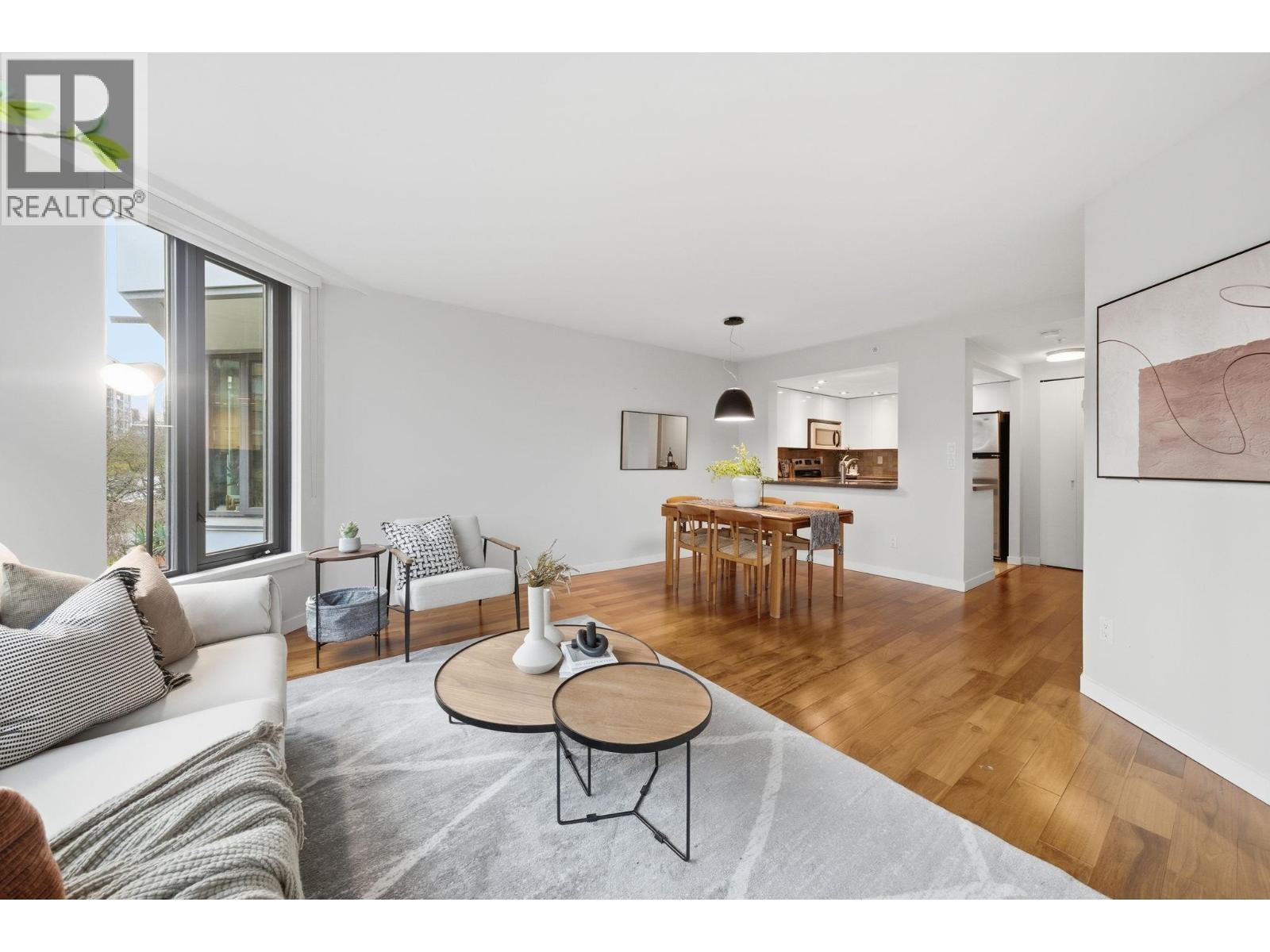 408 2201 Pine Street, Vancouver, BC - Indoor Photo Showing Living Room