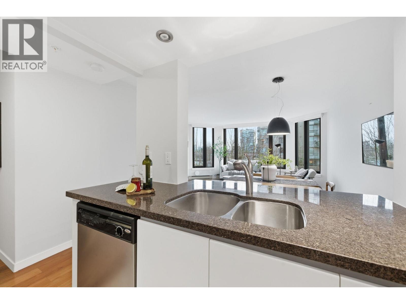408 2201 Pine Street, Vancouver, BC - Indoor Photo Showing Kitchen With Double Sink