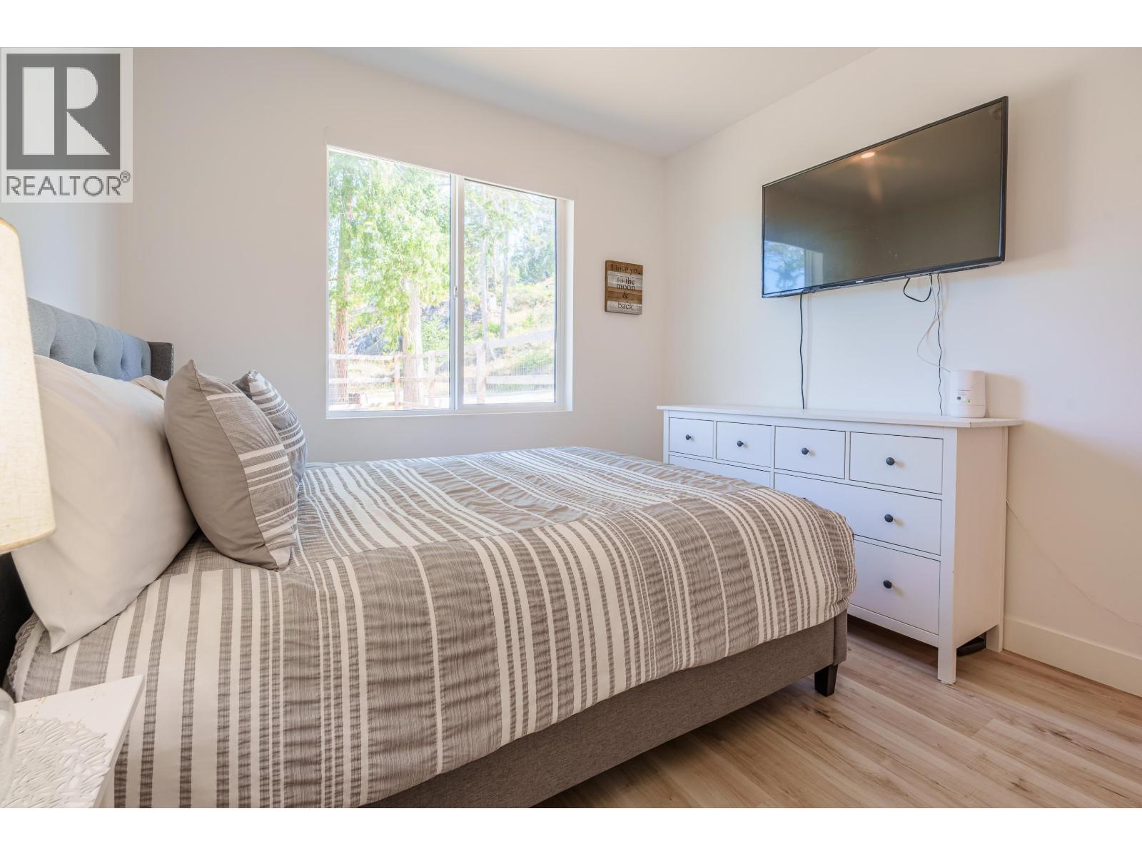 11120 Sunshine Coast Highway, Pender Harbour, BC - Indoor Photo Showing Bedroom
