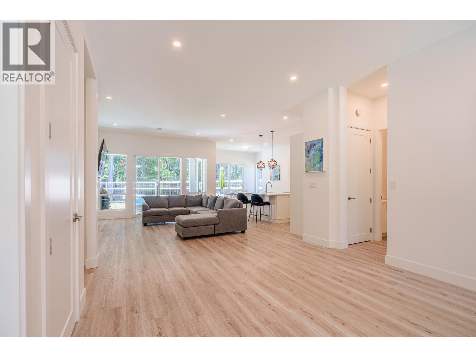 11120 Sunshine Coast Highway, Pender Harbour, BC - Indoor