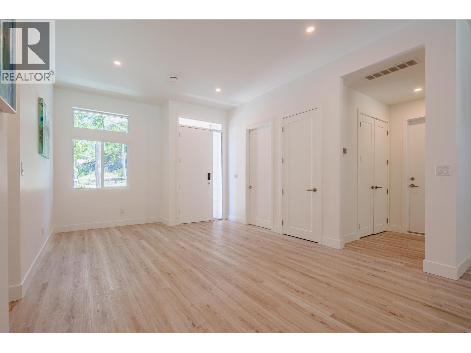 11120 Sunshine Coast Highway, Pender Harbour, BC - Indoor Photo Showing Other Room