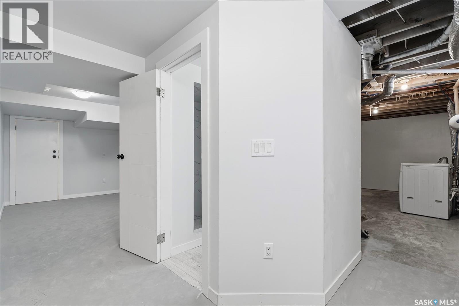 19 Barr Place, Saskatoon, SK - Indoor