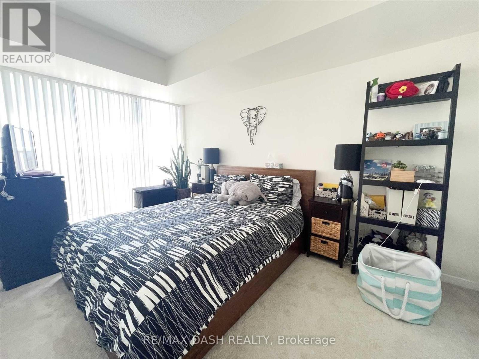 811 - 1040 The Queens Way, Toronto, ON - Indoor Photo Showing Bedroom