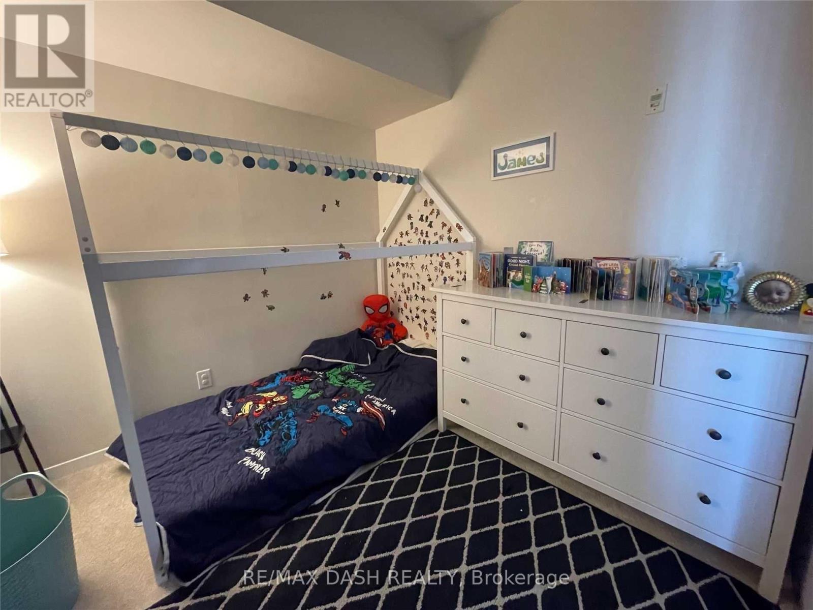 811 - 1040 The Queens Way, Toronto, ON - Indoor Photo Showing Bedroom