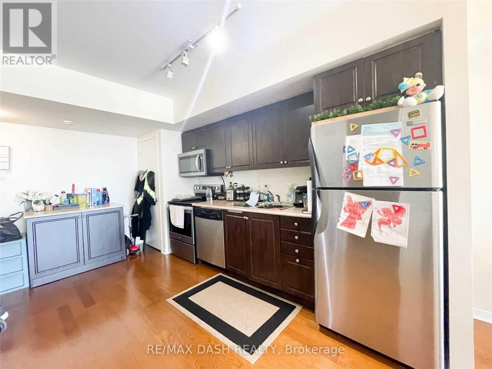 811 - 1040 The Queens Way, Toronto, ON