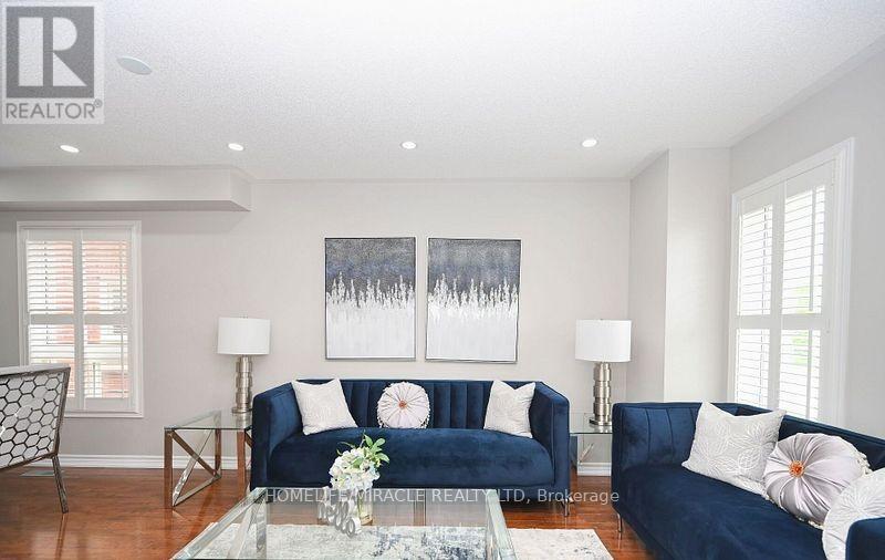 13 Galveston Crescent, Brampton, ON - Indoor Photo Showing Living Room