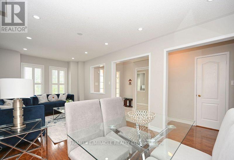 13 Galveston Crescent, Brampton, ON - Indoor Photo Showing Living Room
