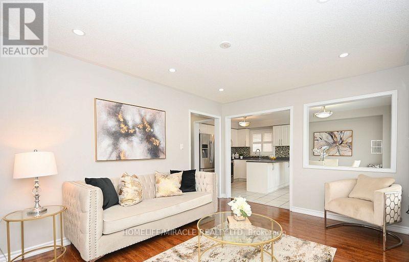 13 Galveston Crescent, Brampton, ON - Indoor Photo Showing Living Room