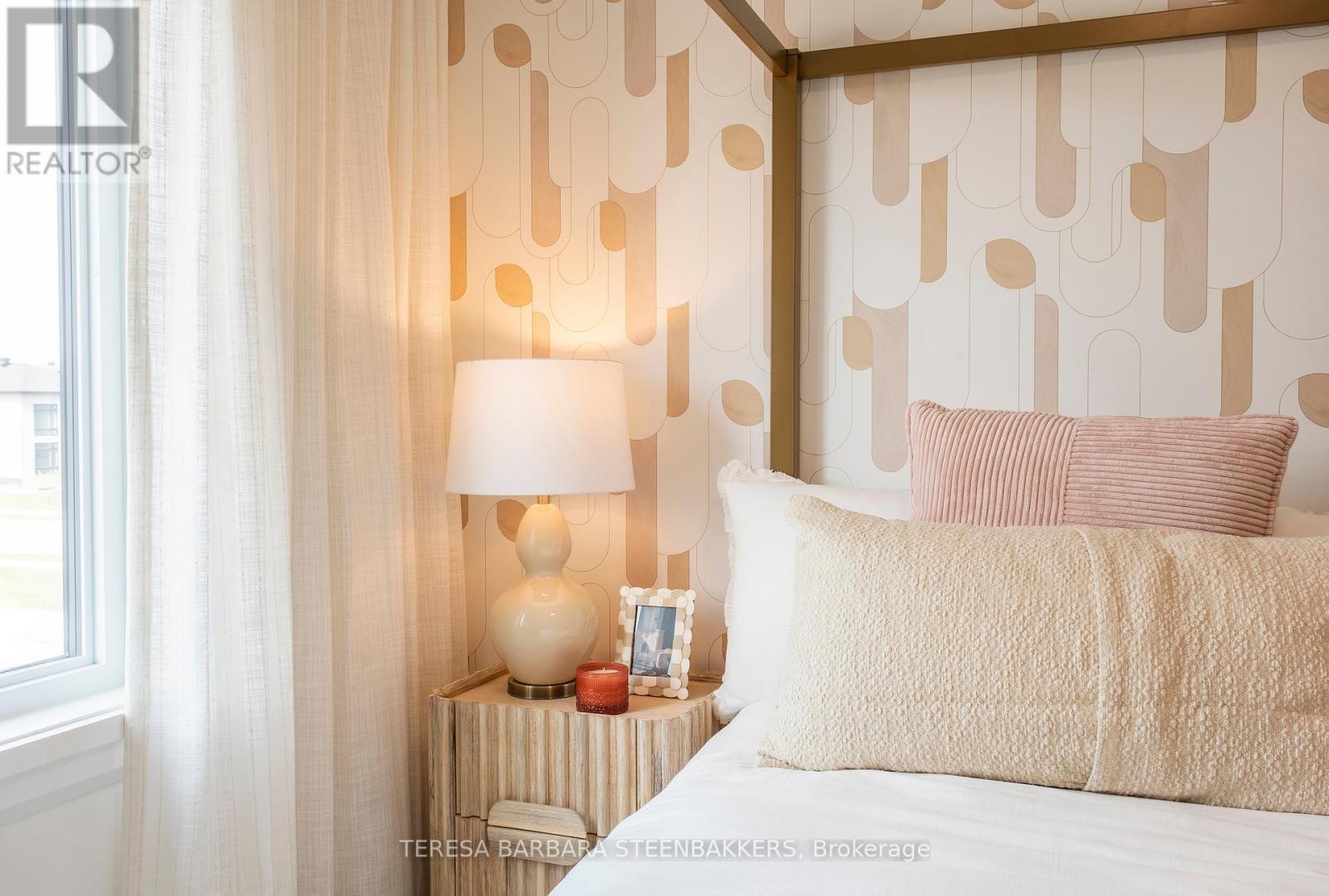 Similar Model - 1063 Acoustic Way, Ottawa, ON - Indoor