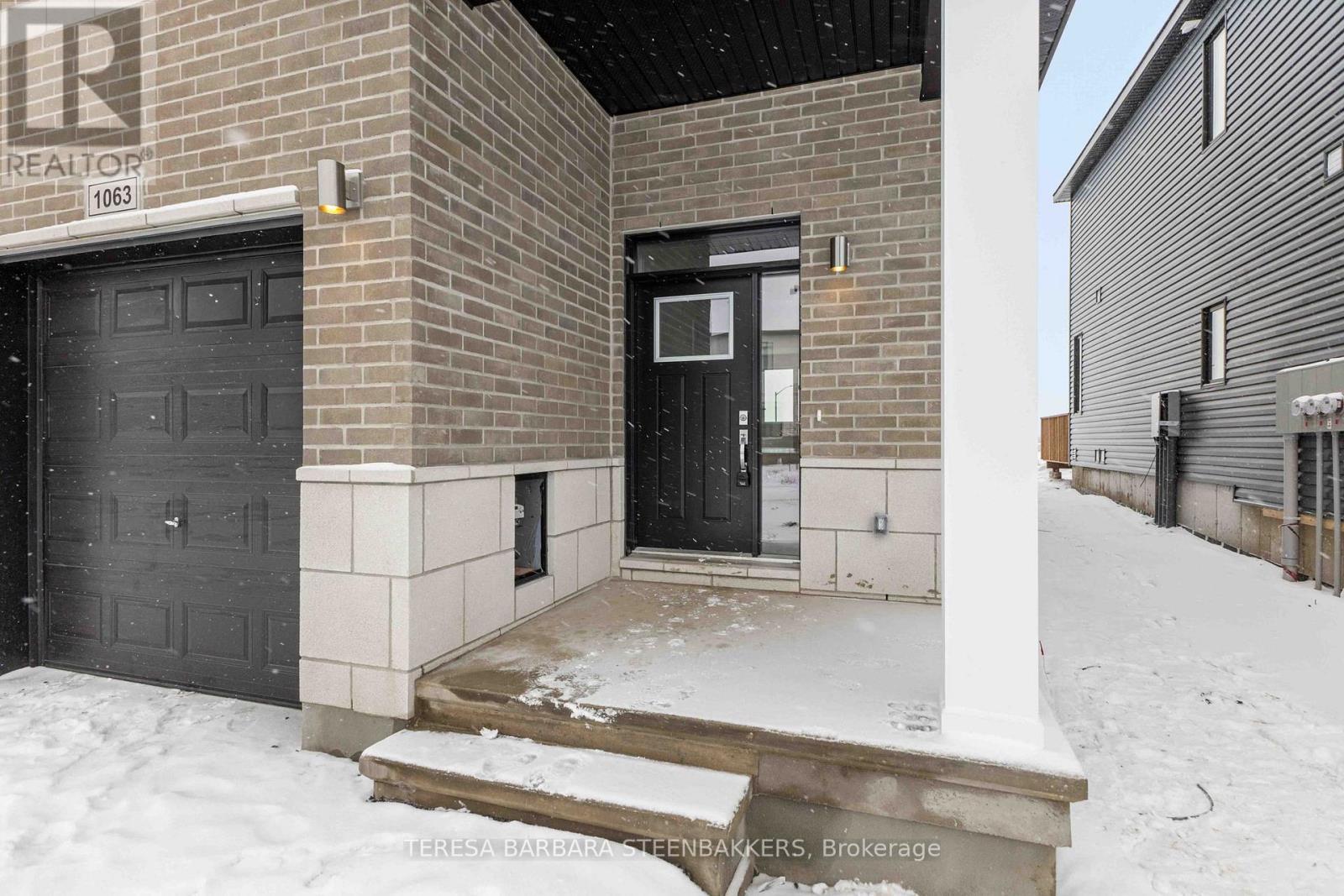 1063 Acoustic Way, Ottawa, ON - Outdoor With Exterior