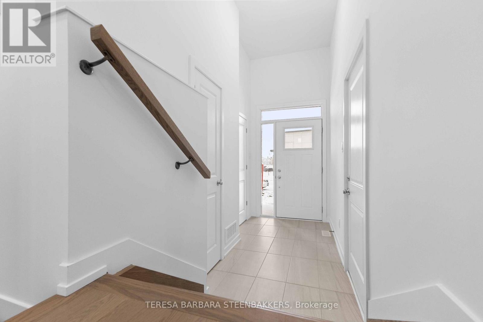 1063 Acoustic Way, Ottawa, ON - Indoor Photo Showing Other Room