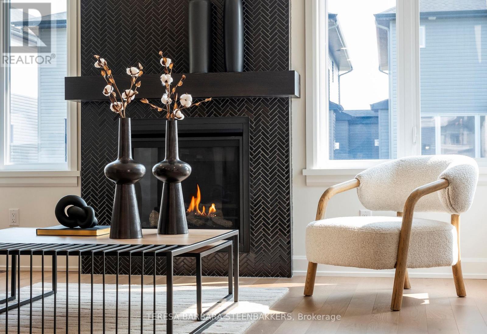 Similar model - 1063 Acoustic Way, Ottawa, ON - Indoor With Fireplace