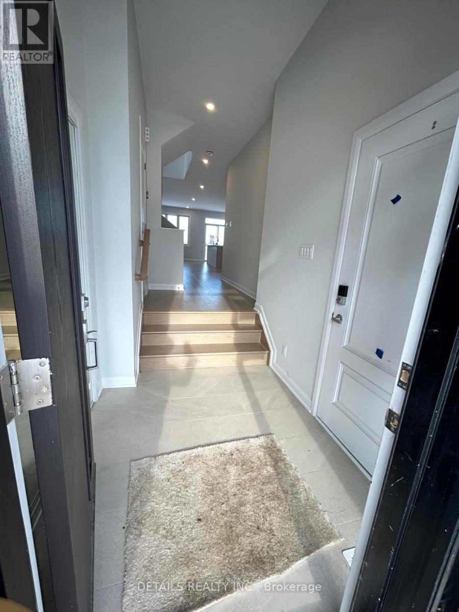 Foyer - 746 Fairline Row, Ottawa, ON - Indoor Photo Showing Other Room